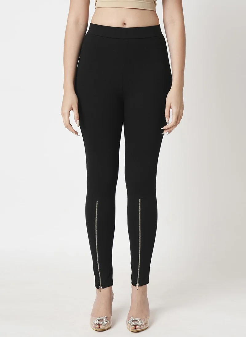 جلو باص جلوبس تريجينجز نسائي بقصة ضيقة قابلة للتمدد وتفاصيل سحاب